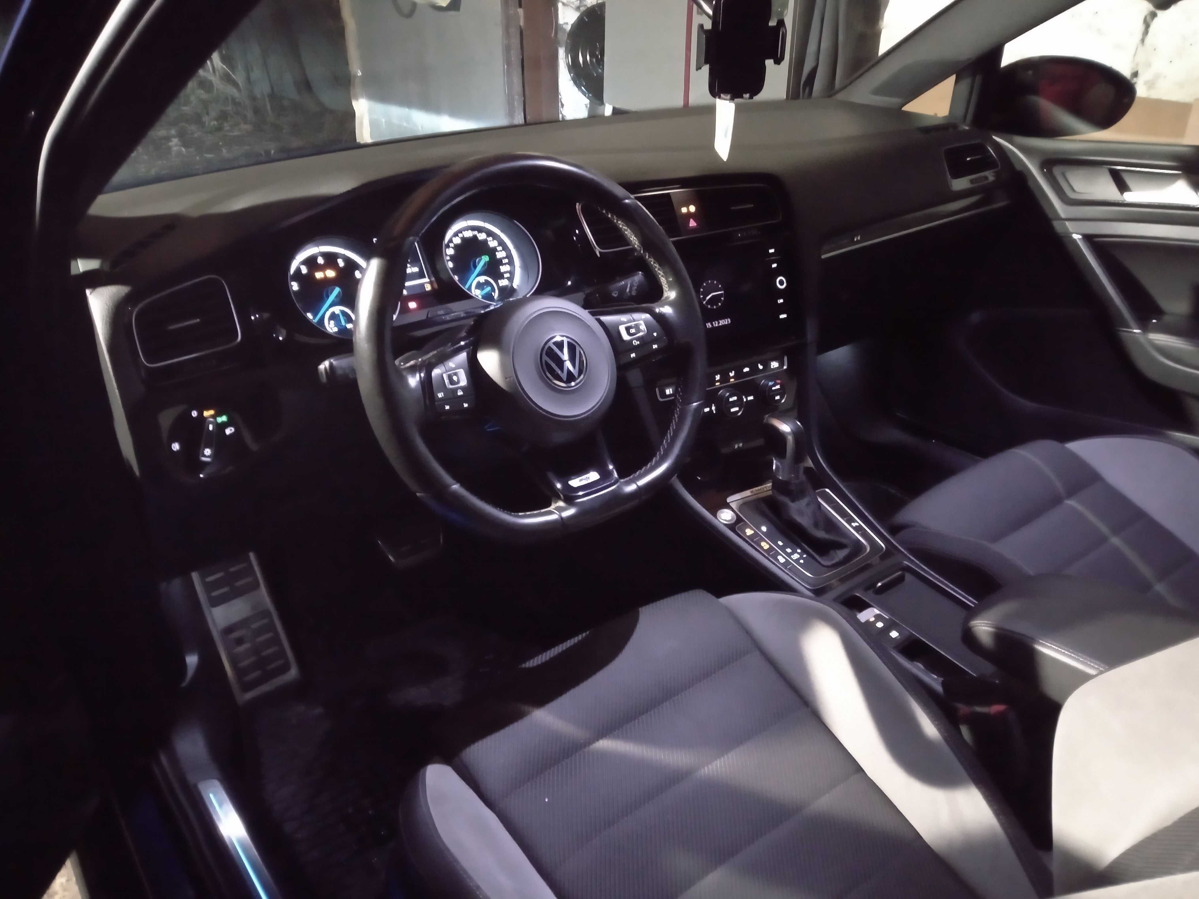 VW Golf 7R. Polski Salon.