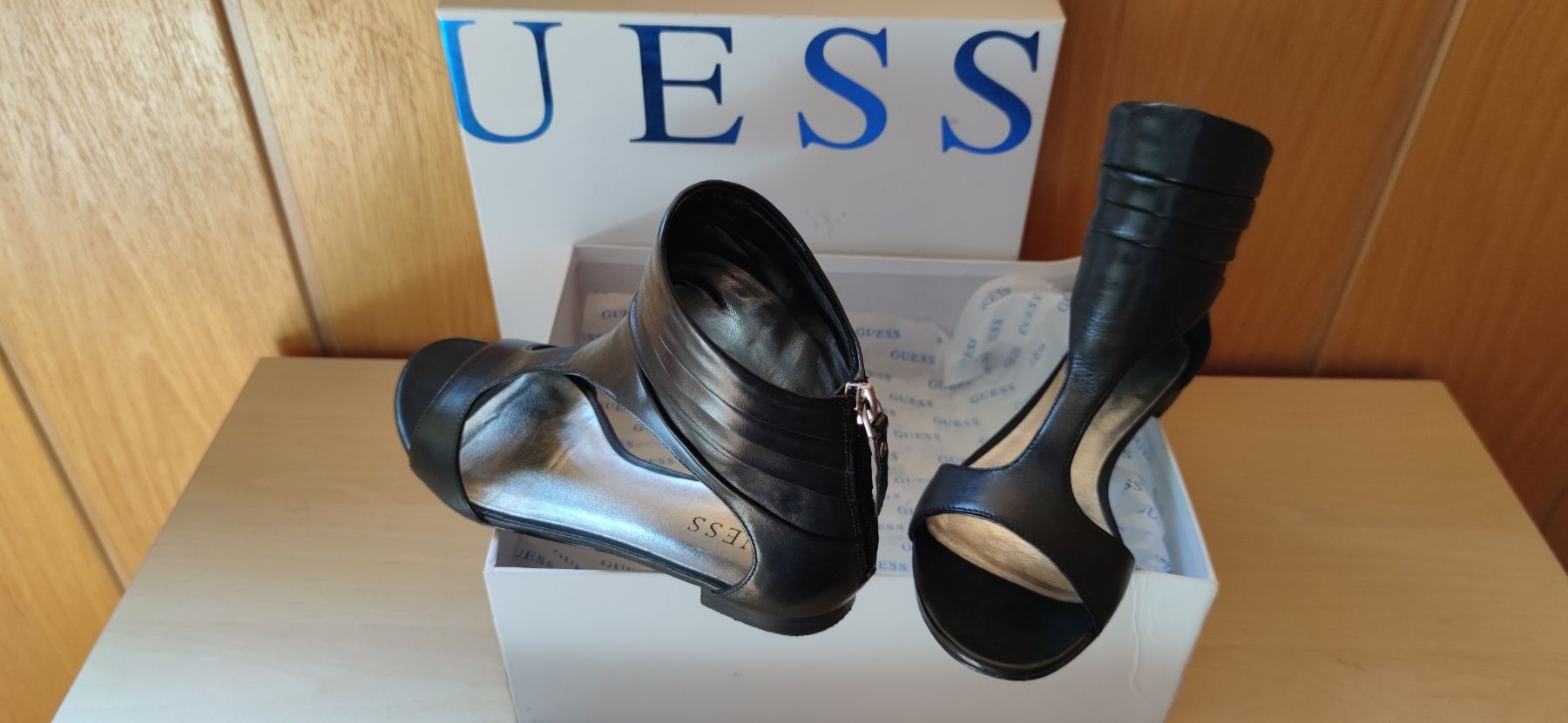 Босоніжки GUESS р.37