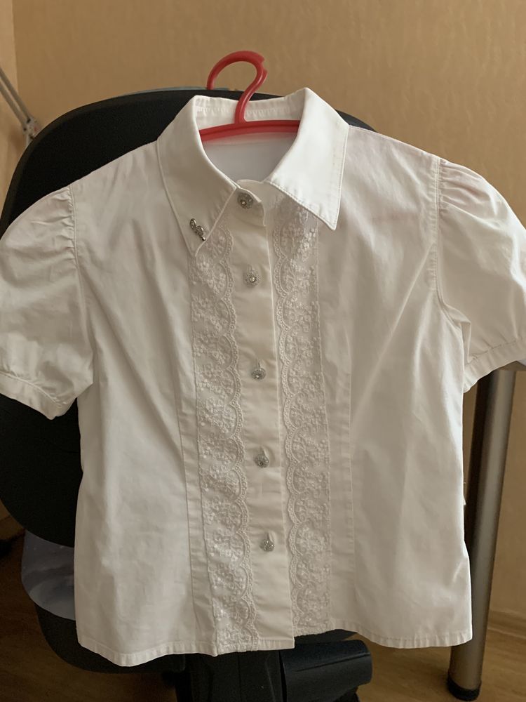 Блузки, рубашки белые на девочку от 116 до 122