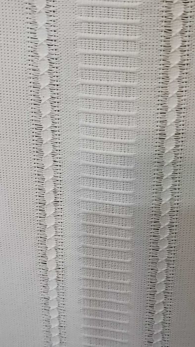 Zasłonki bawełniane krótkie kremowe z ażurowym wzorem 2kpl 75 zł