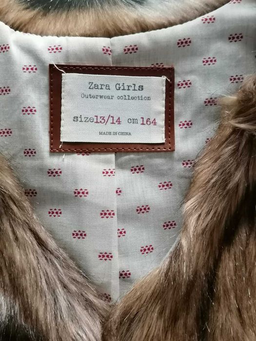 Colete de pêlo
Castanho claro
Tam 13/14 anos

Entrega em mão