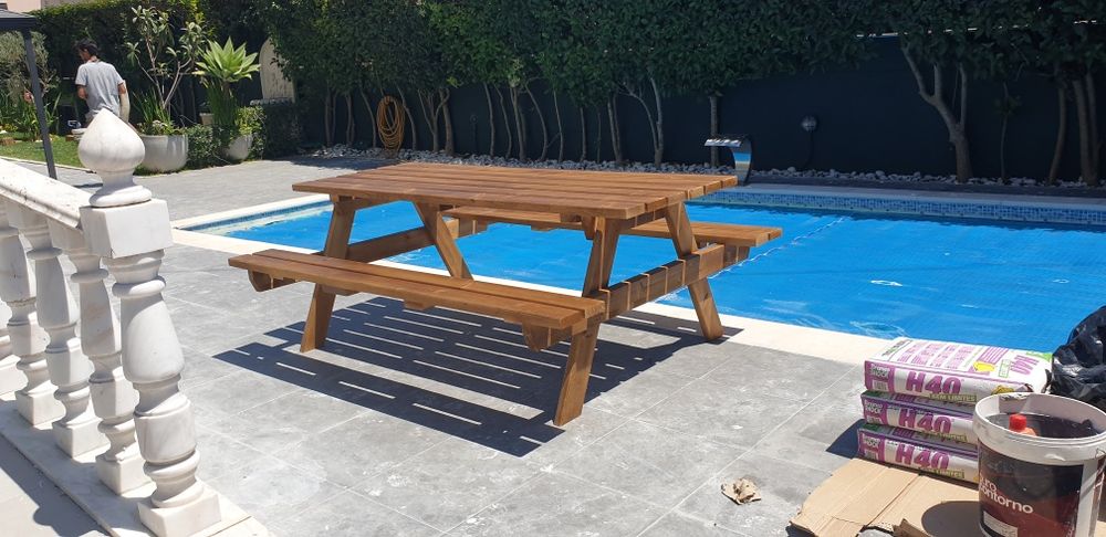Mesa de jardim com bancos, mesa de picnic, em Pinho Nórdico