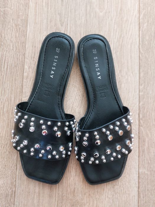 Klapki z cekinami 37