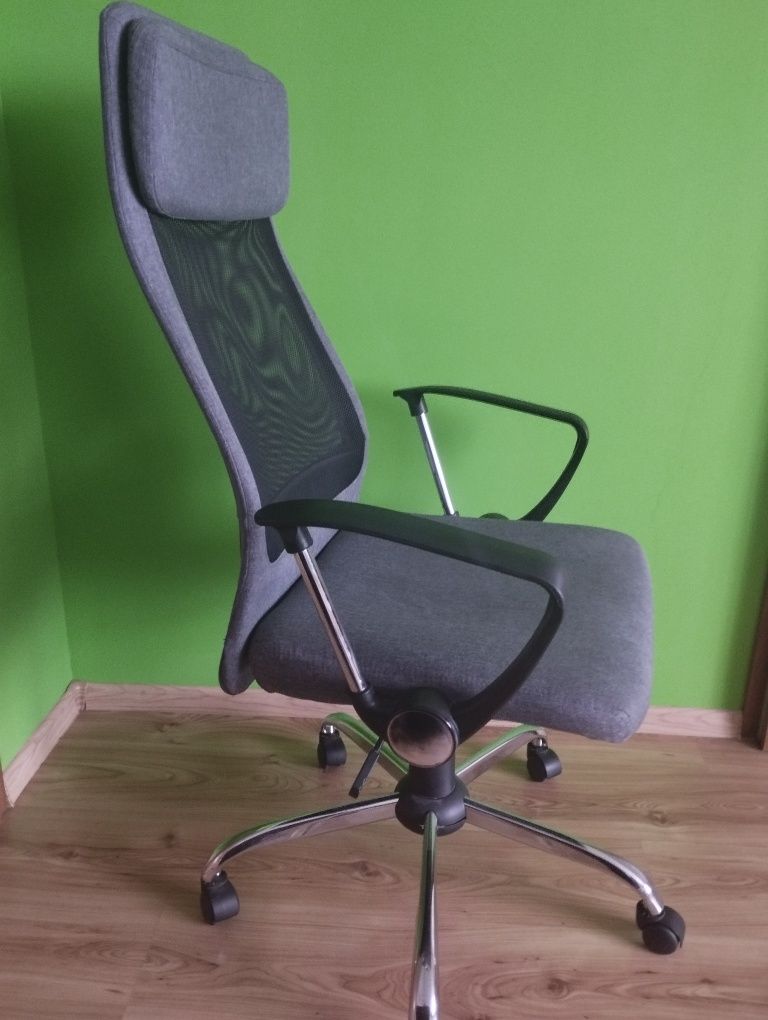 Krzesełko biurowe