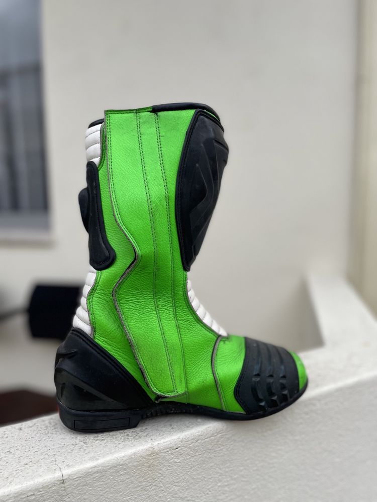 Botas para andar de moto pista