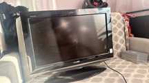 Skromny ale sprawny telewizor LCD Sharp LC-26AD5E-BK-