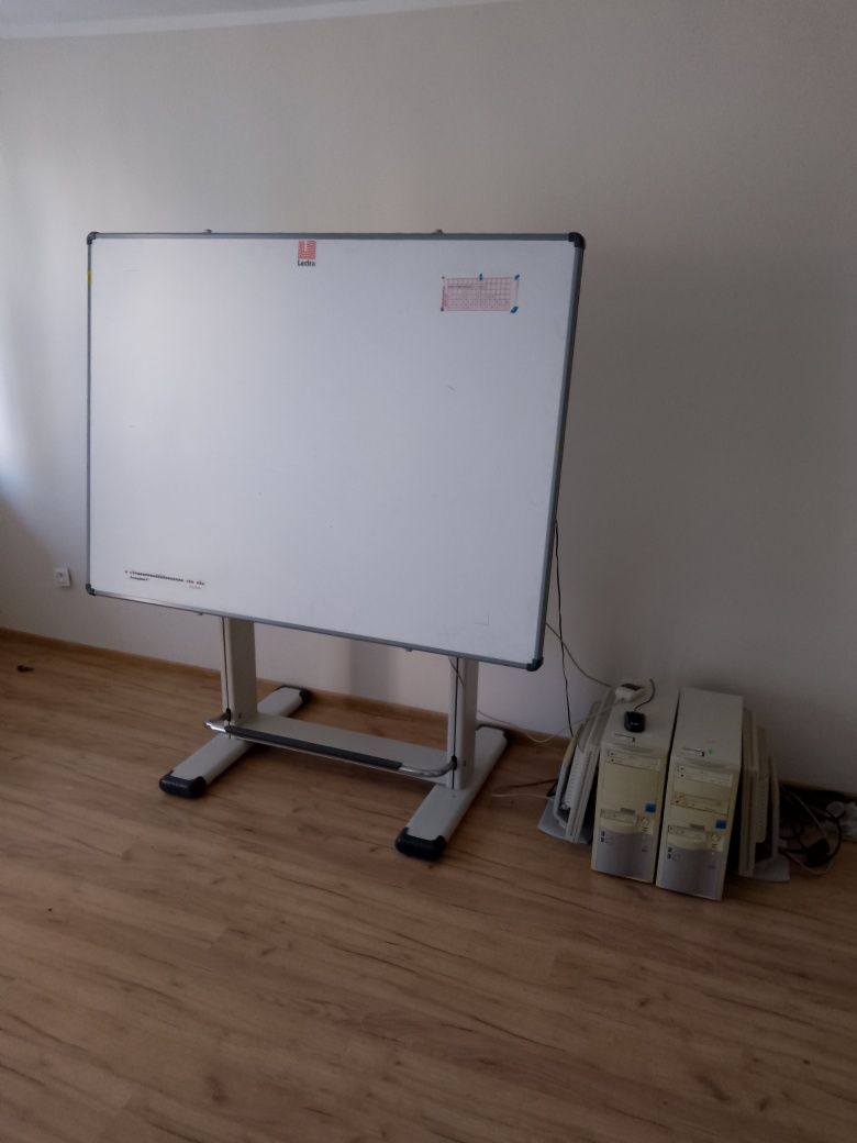 Program do konstrukcji odzieży.ploter.tablica  digitalizacji.komputery
