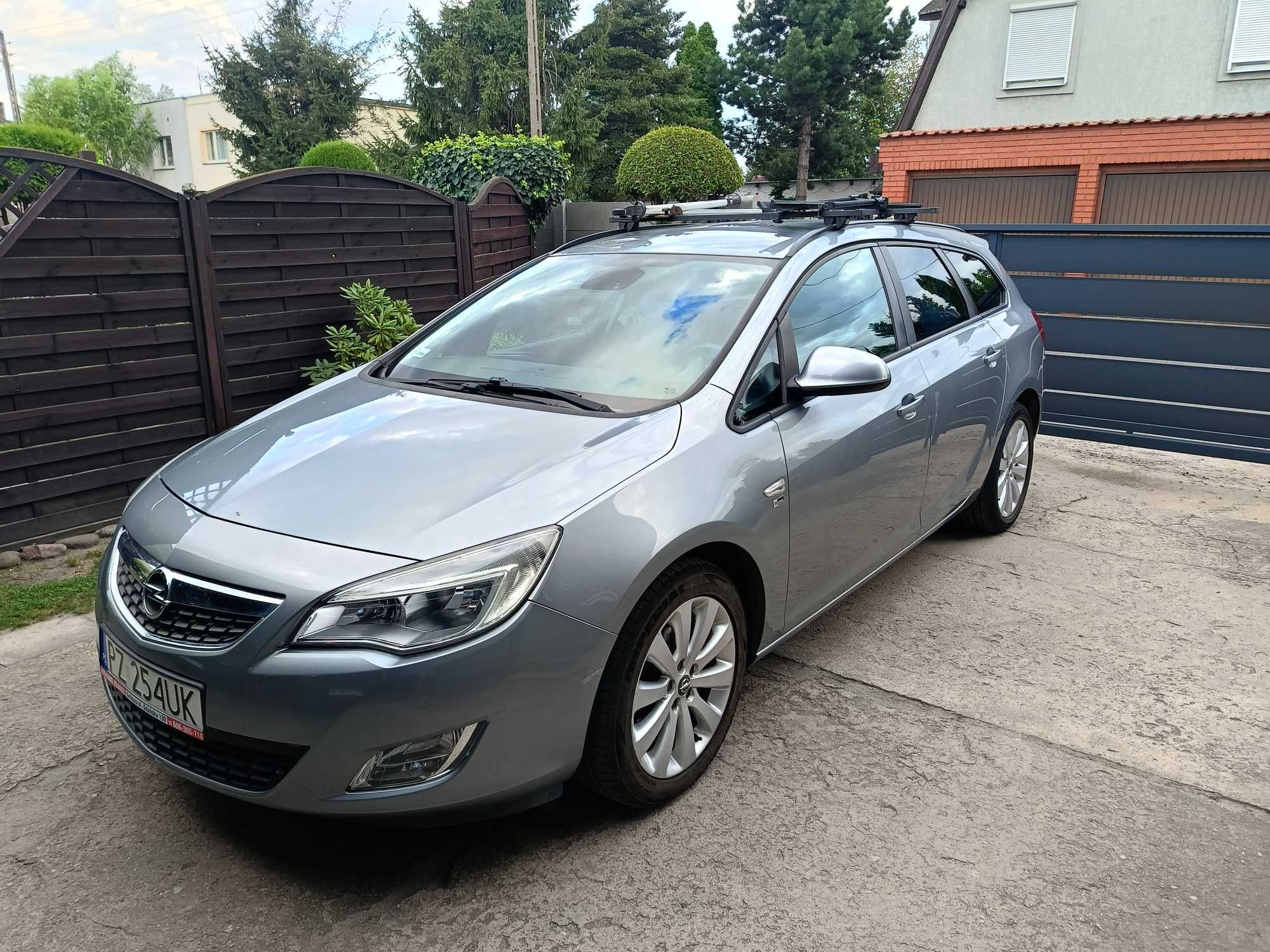 Opel Astra J IV Sports Tourer