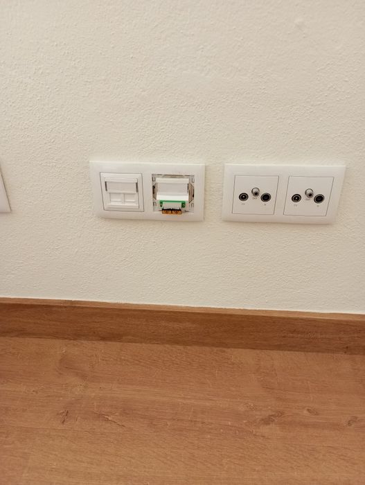 Serviços de Elétrica, reparações e instalações.