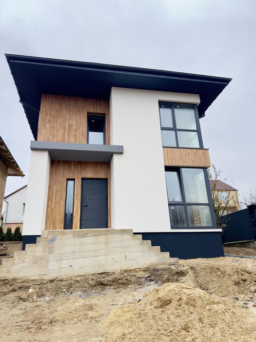 Будинок в Червоних горах