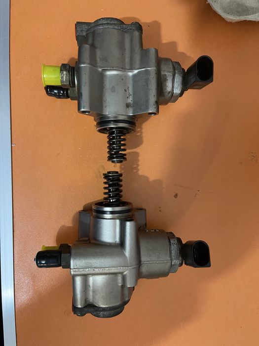 Два Паливних насоса високого тиску Audi Q 7 2007 4.2 бензин