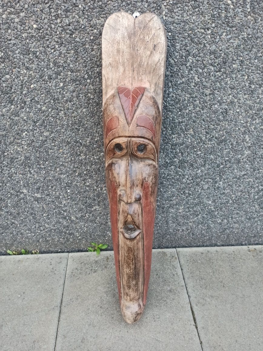 Duża drewniana maska