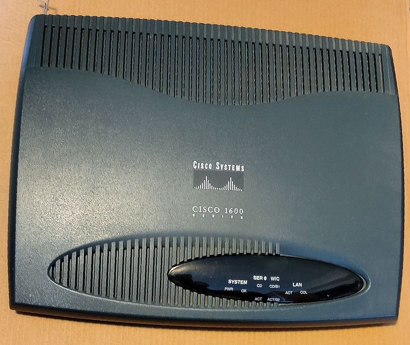 Router CISCO 1601 R