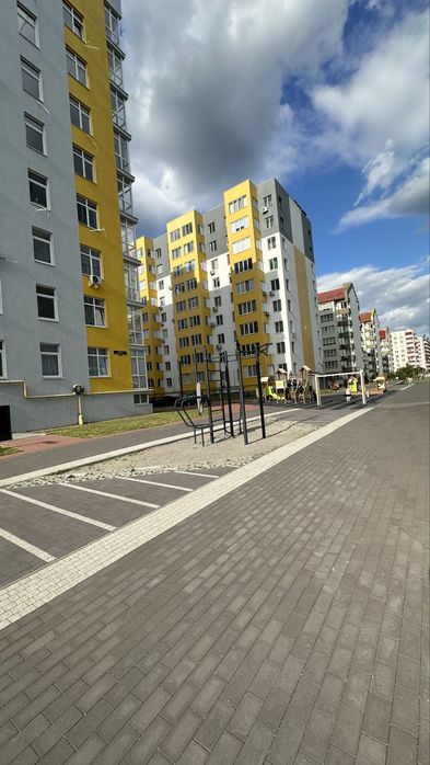 Продаж Фасад Комерція м. Обухів