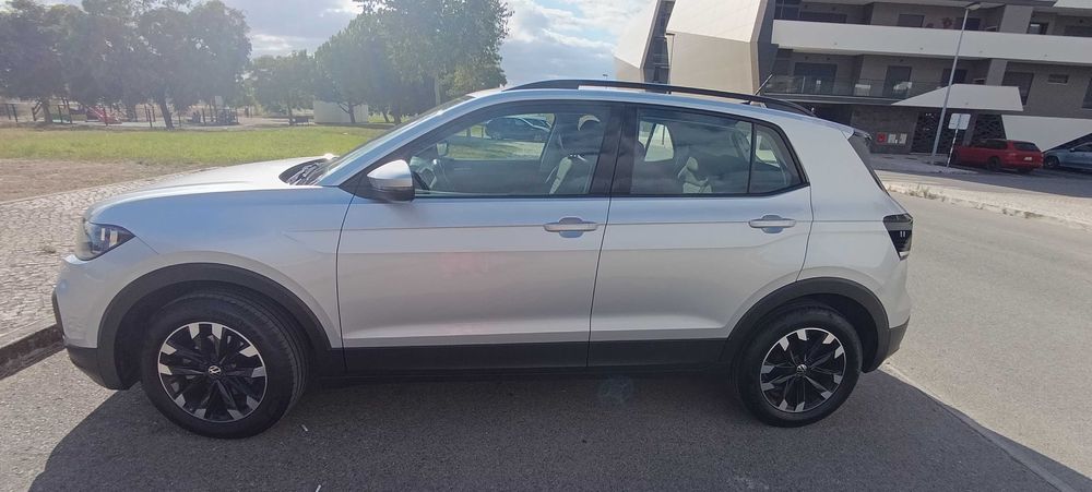 Vendo SUV T-Cross 1.0 tsi 95cv urban, a gasolina com 76 000 Km