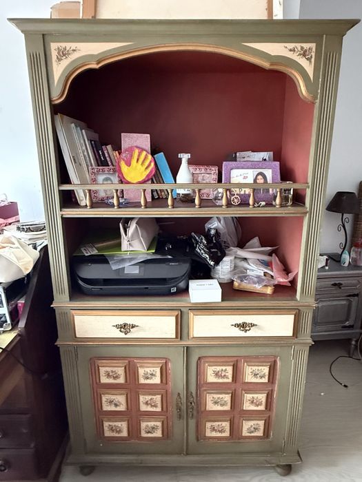 Móvel antigo pintado