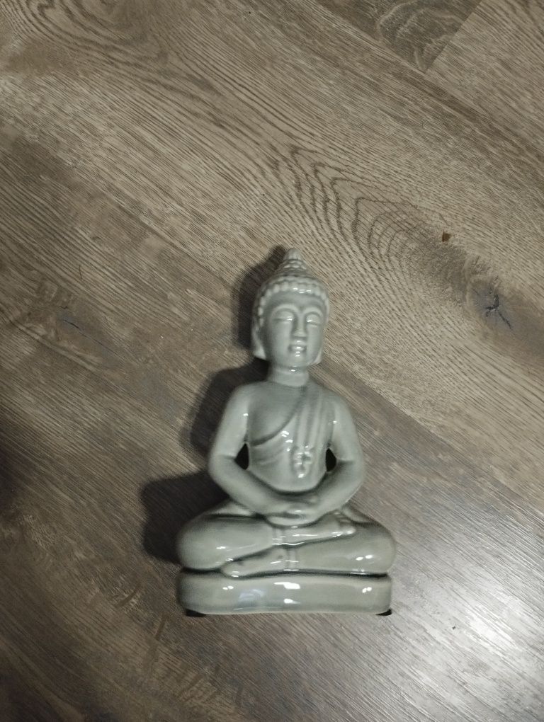 Figurka budda ceramiczna