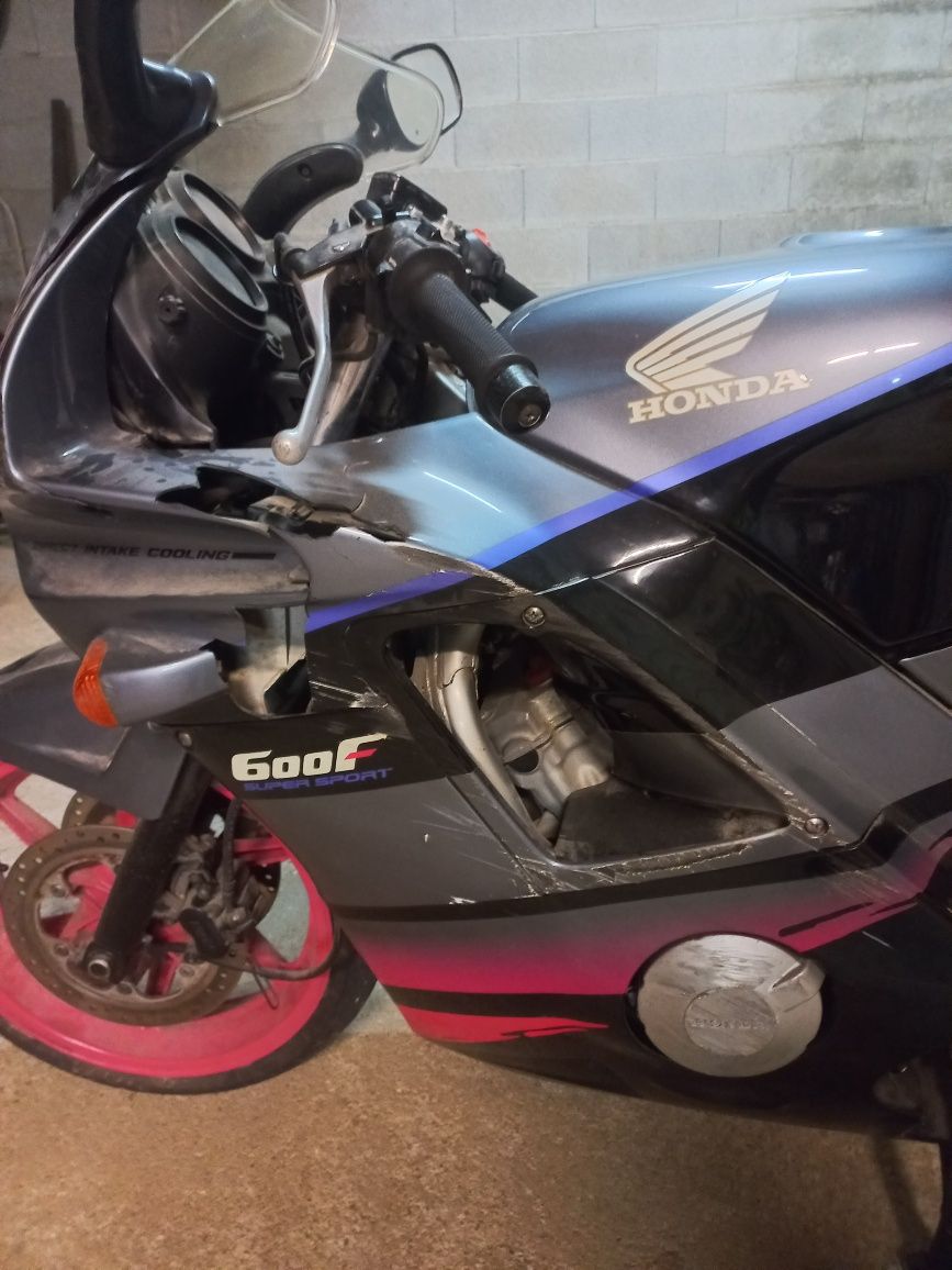 Vendo Honda CBR 600F