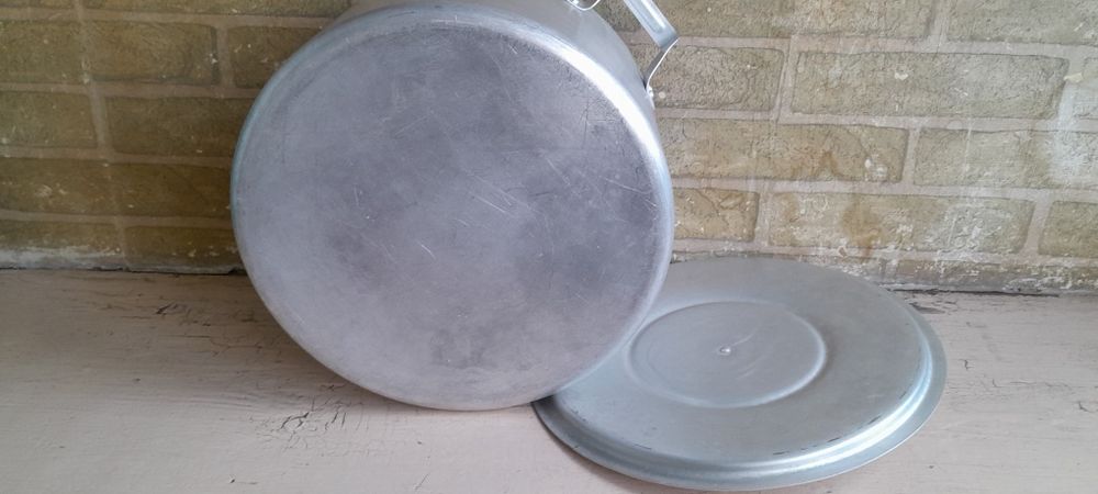 На 8л алюмінієва каструля