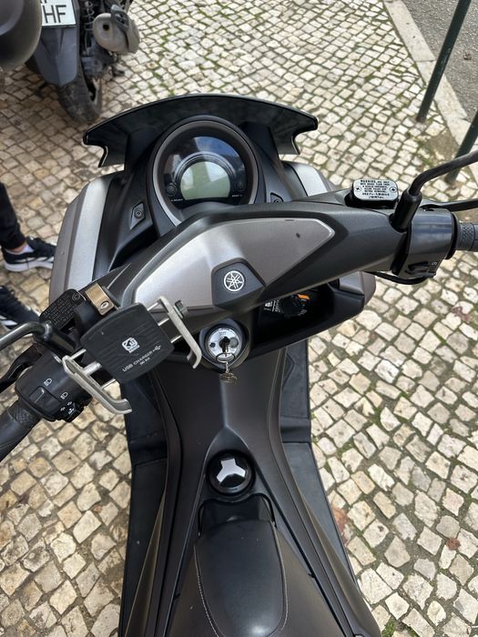 Yamaha Nmax para alugar