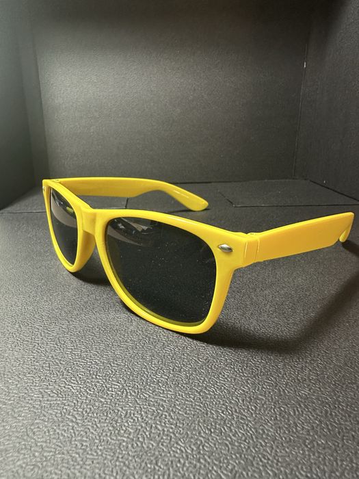 Óculos de sol amarelos da 7UP - Gênero Ray-Ban Wayfarer