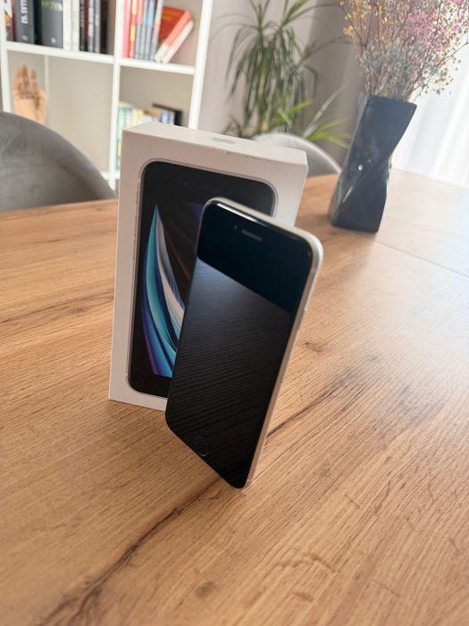 Apple iPhone SE 2020 BIAŁY stan bardzo dobry