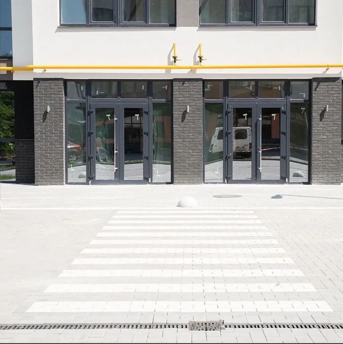 Фасадне приміщення в центрі міста, вул. Кисилевської