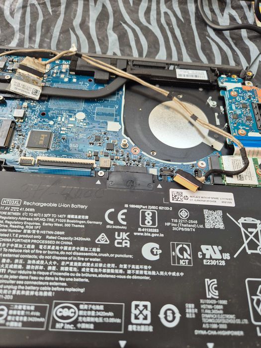 carcaça touchpad com teclado PT-PT HP 240 G8 muito bom estado