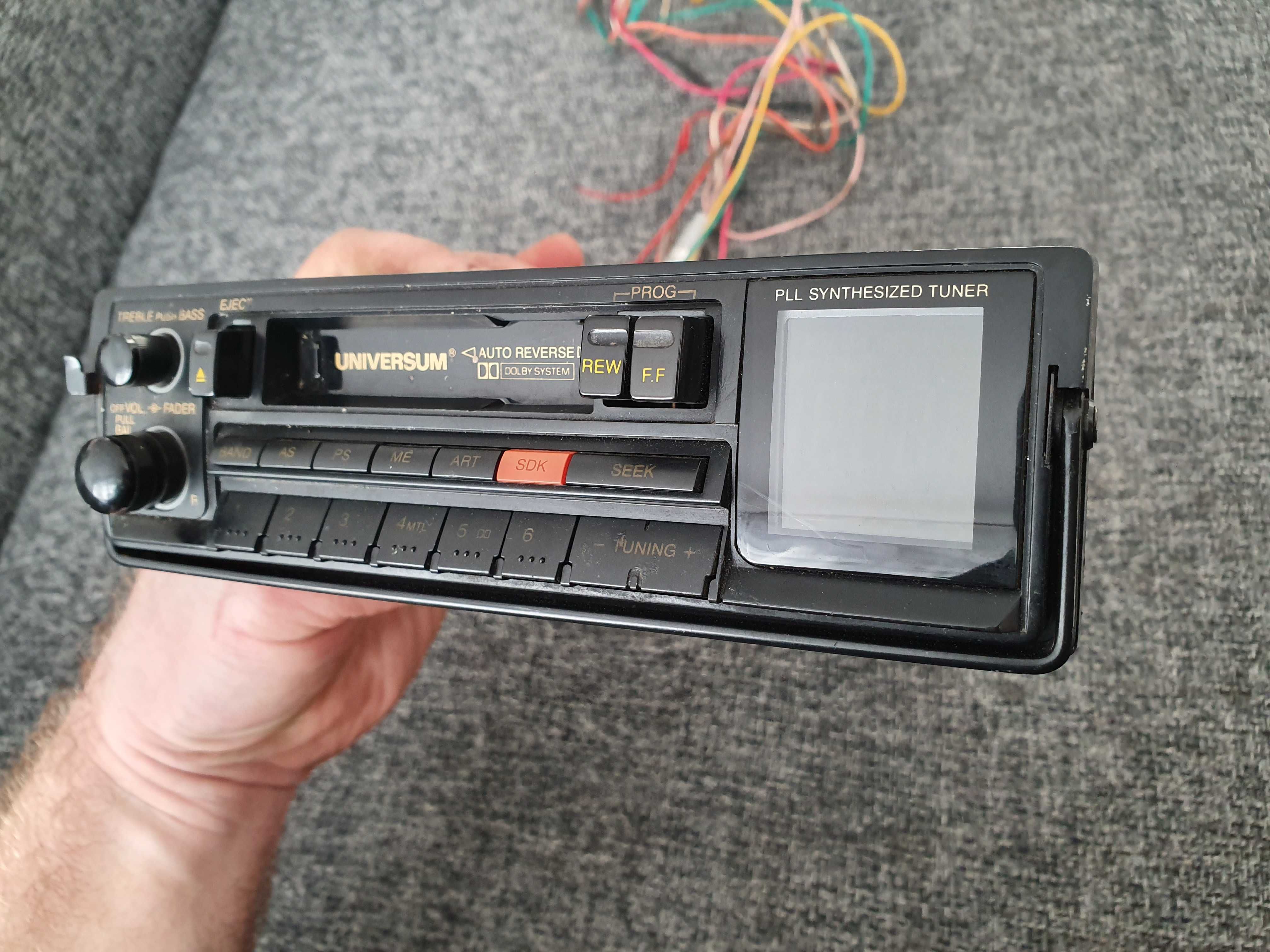 Stare zabytkowe radio samochodowe Universum ACR4306 vintage