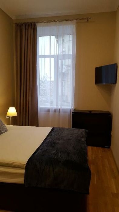 Здається 1кім. квартира вул. Куліша 4. в центрі міста подобово.