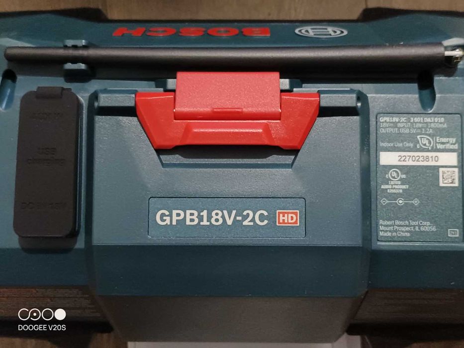 Bosch GPB18V-2CN 18V Jobsite Radio with Bluetoth