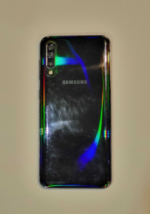 Телефон Samsung A50