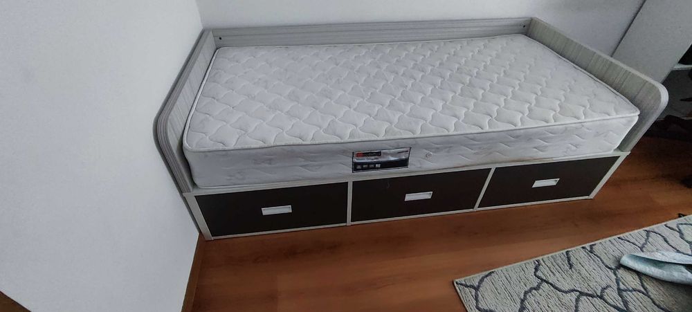 Cama de solteiro com gavetoes + colchão