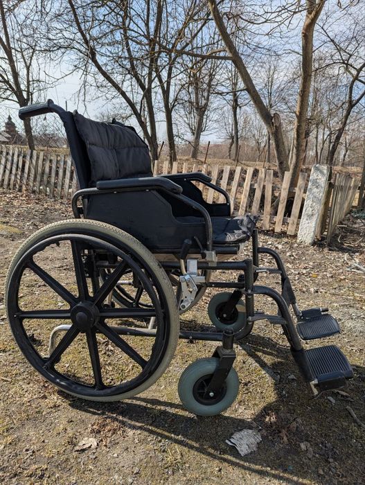 Продам крісло колісне