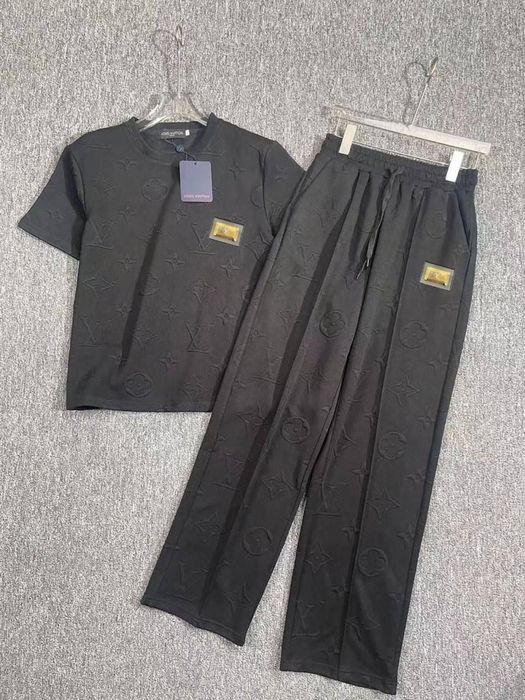 ЦЕНА ТАКОГО 3200! Женский костюм LOUIS VUITTON черный весна-осень LV