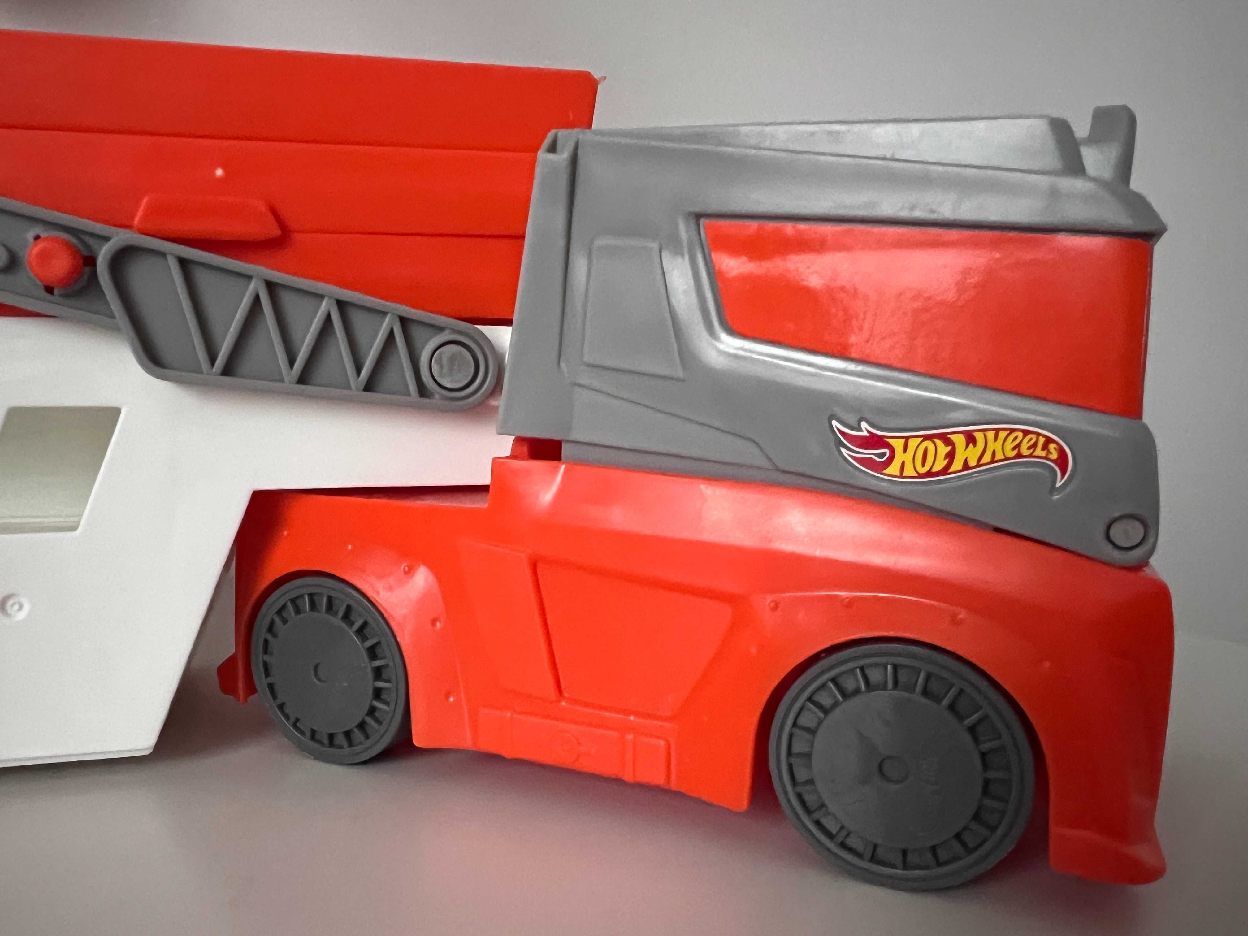 Laweta hot wheels pomarańczowa MEGA TRANSPORTER FTF68