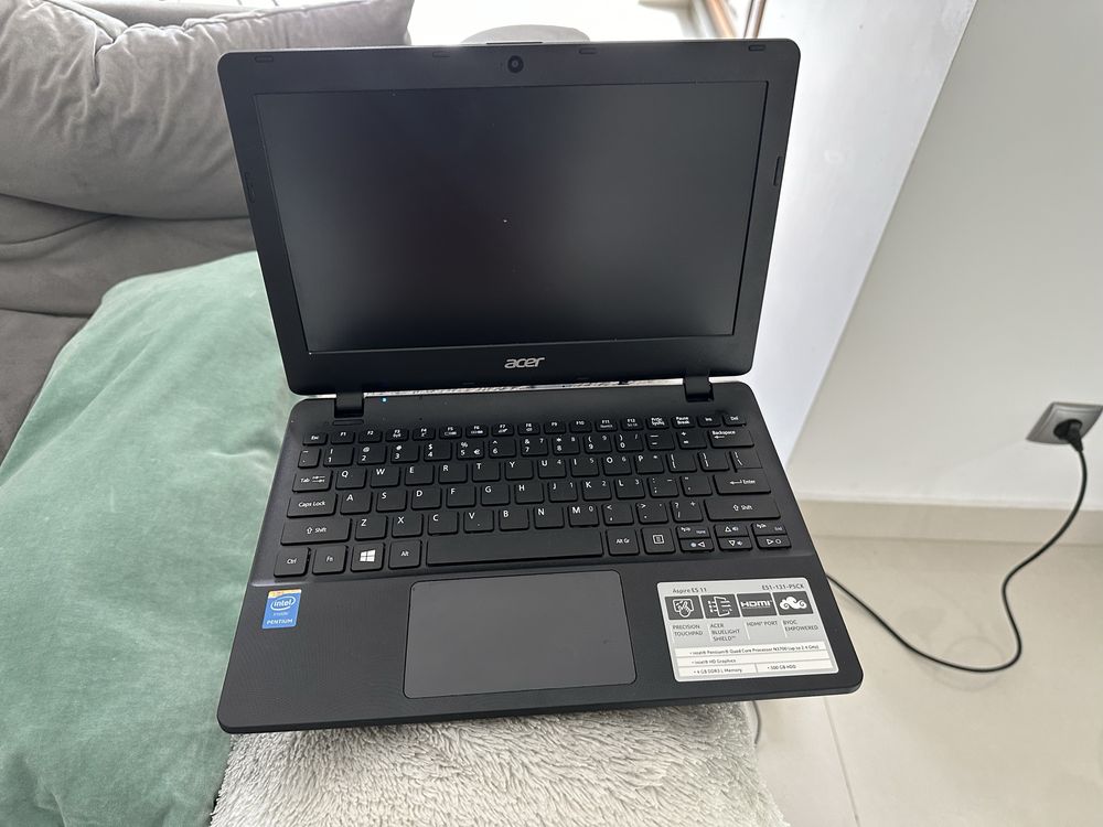 Laptop Acer Aspire Es11 uszkodzony.