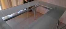 Mesa com tampo em vidro 1,30 x 0,80
