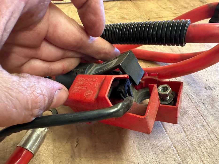 Cabo Positivo da Bateria BMW E60 E61 520D 525D 530D 5054.7302