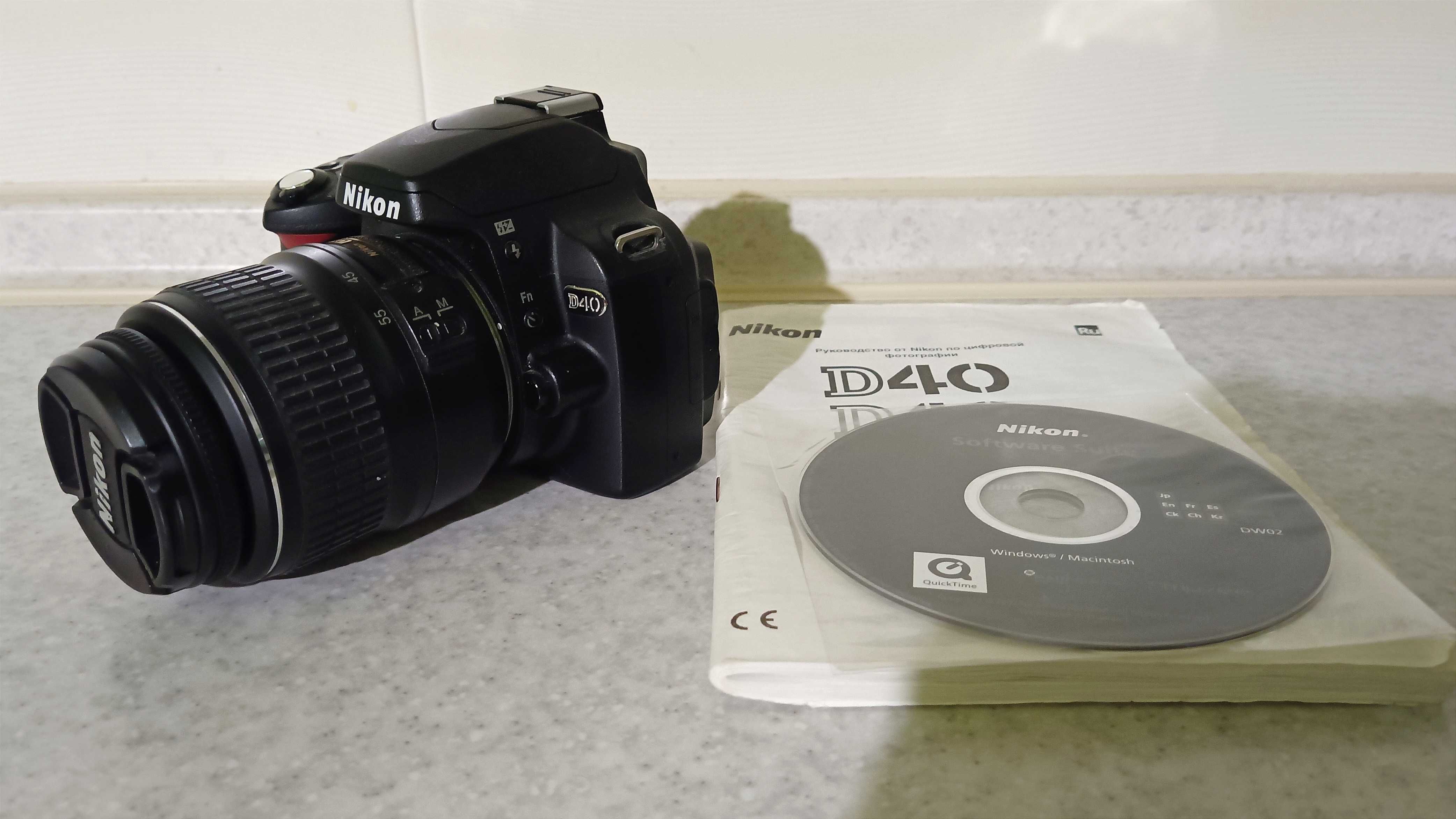 Цифрова дзеркальна фотокамера Nikon D40 з об’єктивом в повній комплект