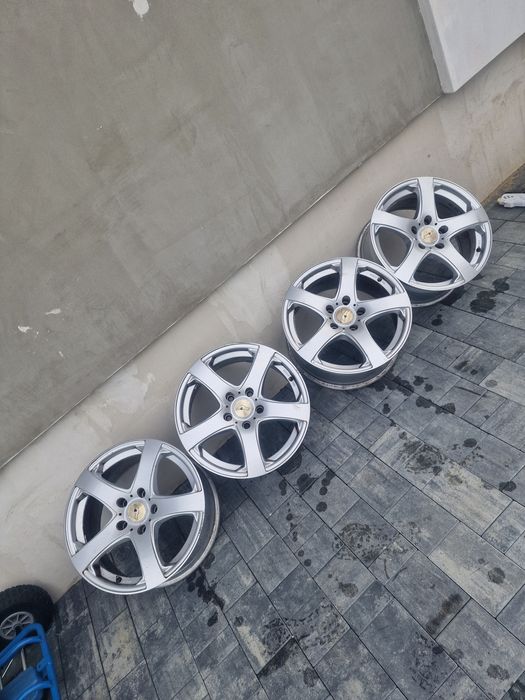 Posiadam na sprzedaż alufelgi.