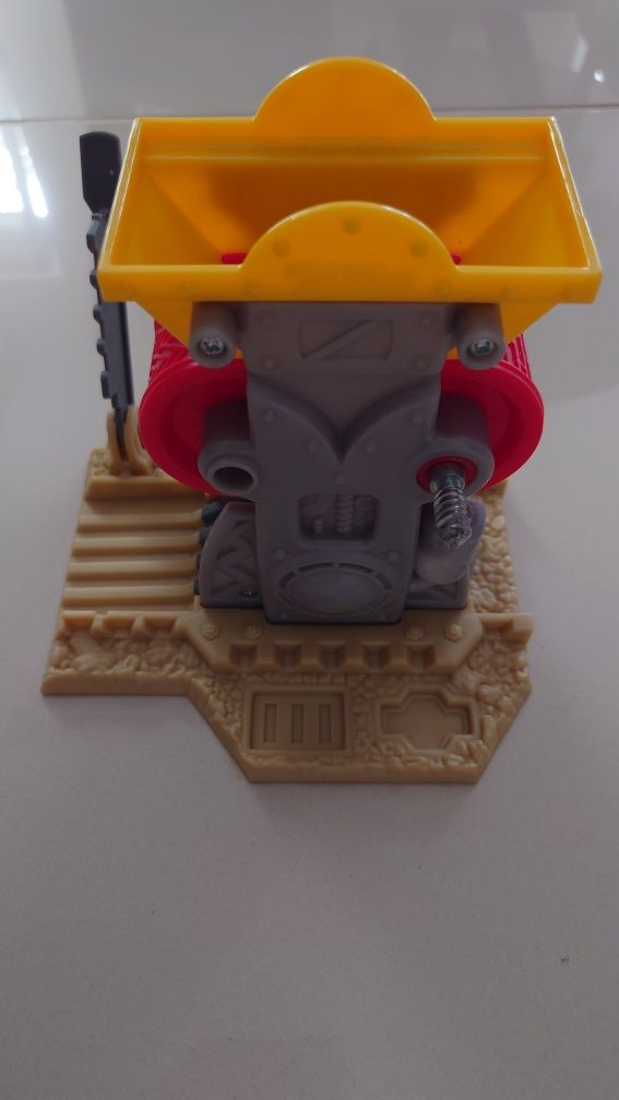 Play-doh dźwig z kulą, fabryka cegieł - uszkodzone