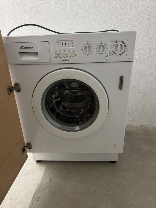 Máquina de lavar e secar a roupa Candy CDB 134