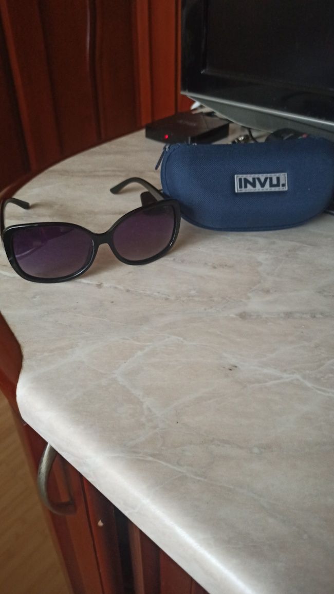 Сонцезахисні окуляри INVU