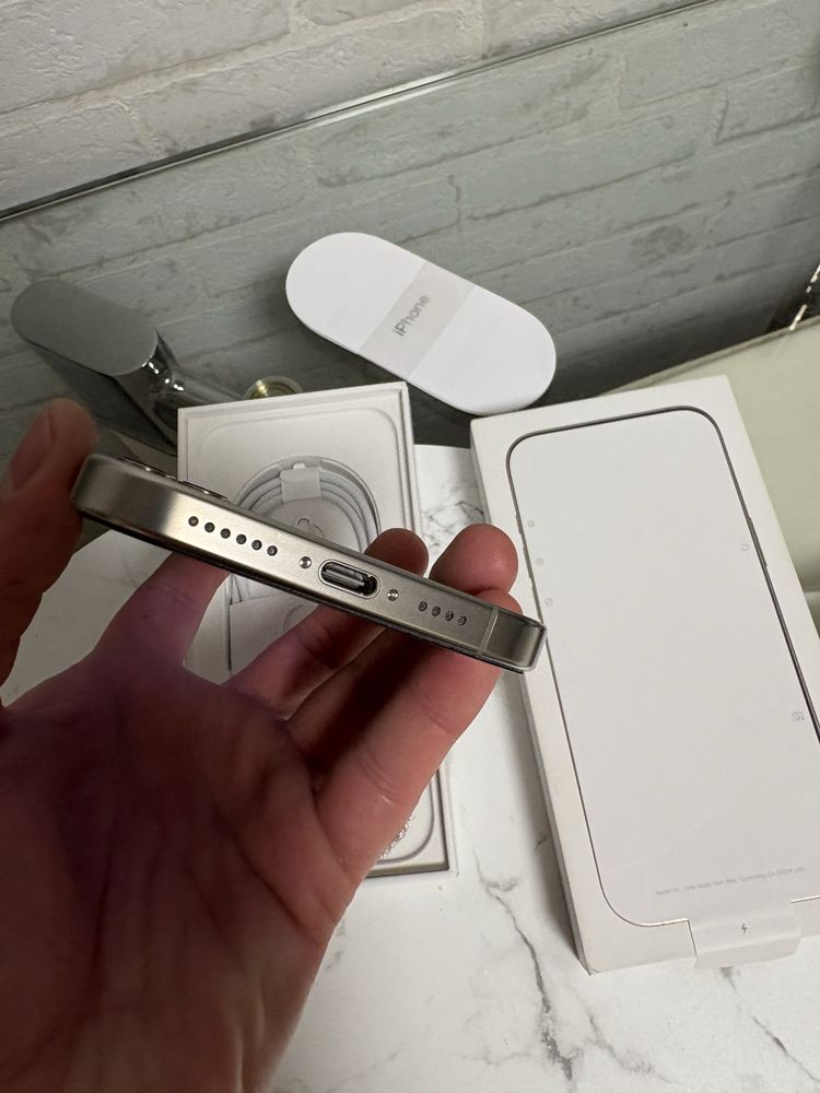 Iphone 16 pro max 256gb  titanium батарея 100% на гарантiї