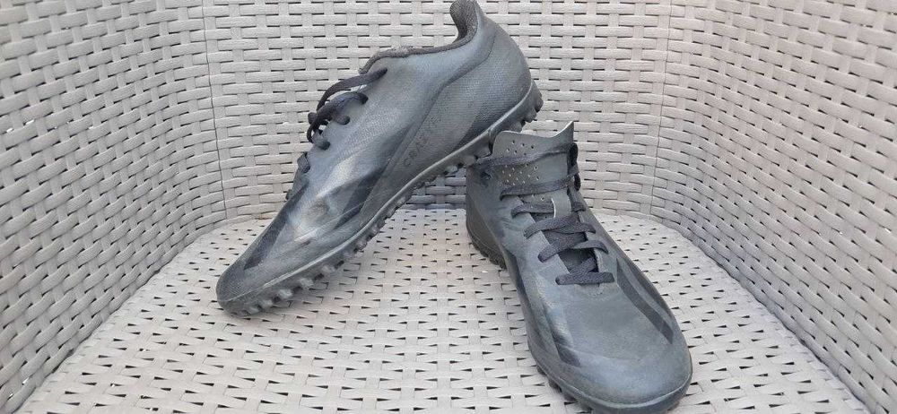 Футбольні бутци, сороконіжки та щитки. За деталями в особисті.