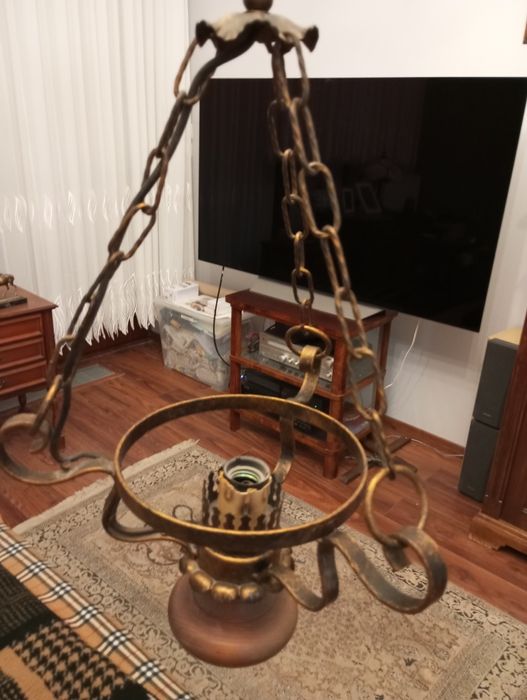 Żyrandol   Lampa  kuta  z kloszem
