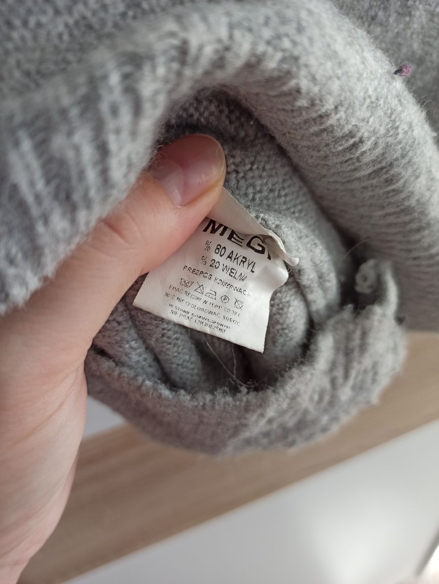 Sweter Megi z ozdobną kieszonką