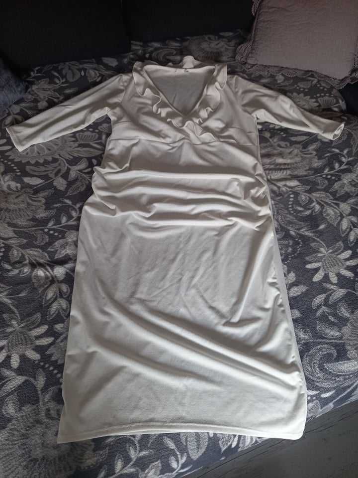 ciążowa sukienka biała