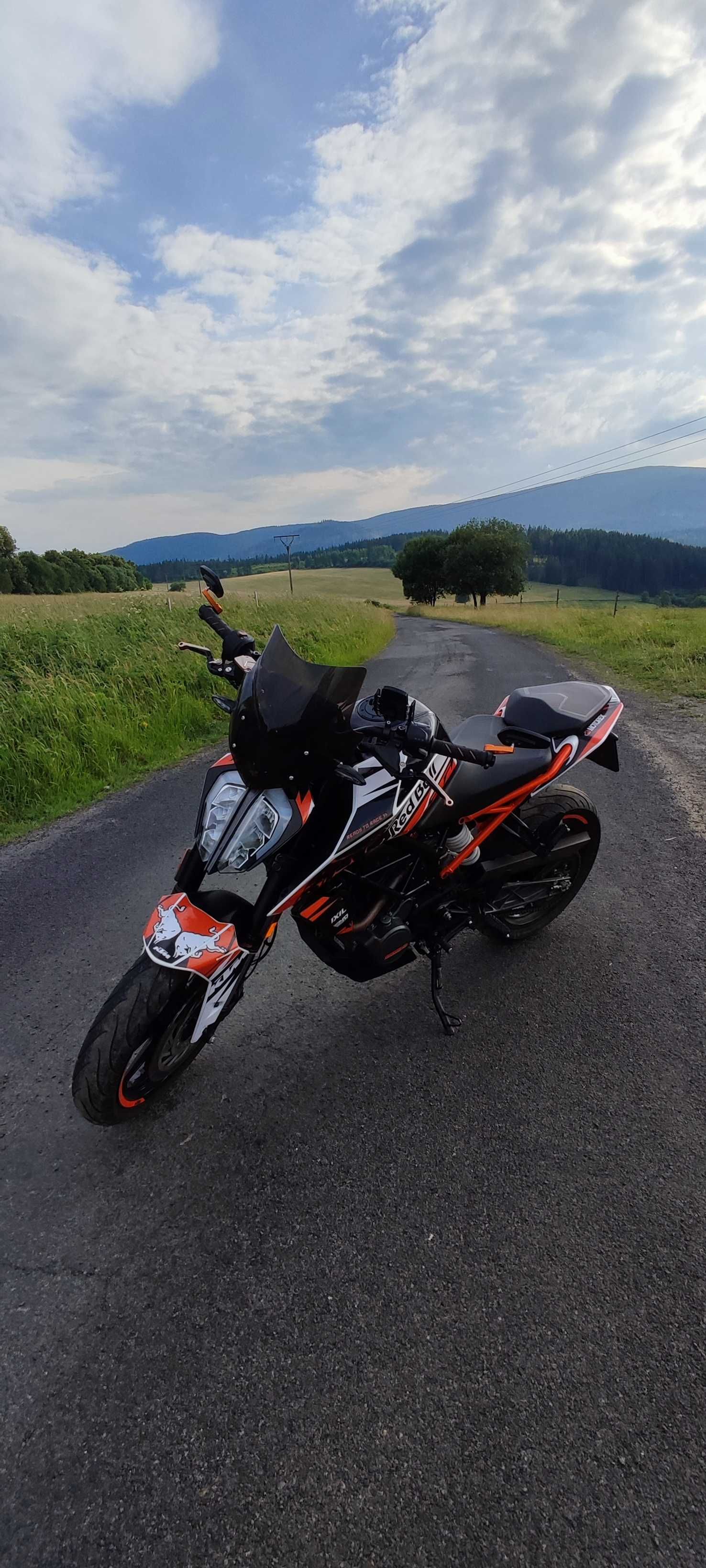 Motocykl ktm 125 duke